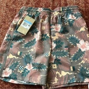 Nike Boy's Shorts Size Medium (10-12) NEW Dri-Fit Tropical Print